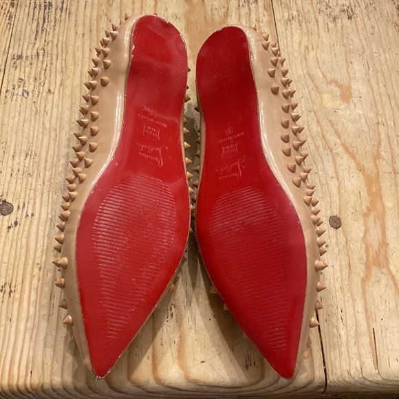 Christian Louboutin Nude Studded Pointed-Toe Flats - Picture 3 of 7